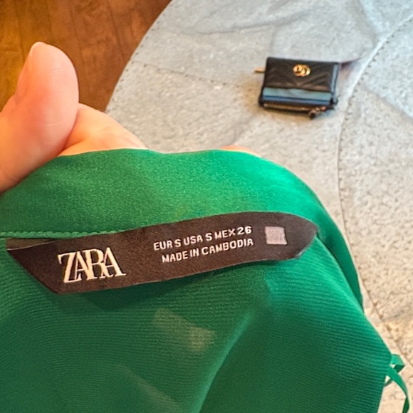 Zara Vibrant Green Blouse - Picture 2 of 3